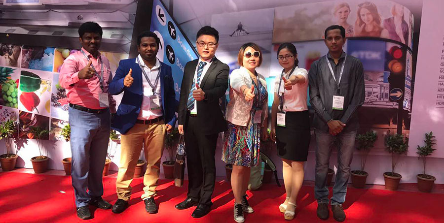 米兰milan家人在印度的展览会