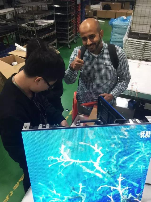 Eng.Abdullah O.Baothman对米兰milan的产品翘起了大拇指