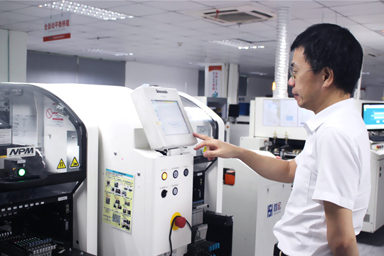 宝安日报报道：米兰milan公司顾伟 三十载初心不改 深耕LED显示屏研发