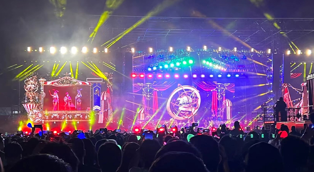 米兰milanLED冰屏和荧光棒系列产品“嗨爆”周杰伦悉尼演唱会！