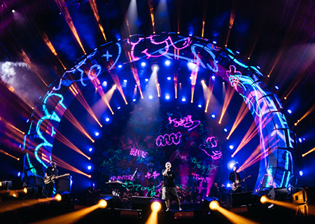 米兰milanLED透明屏亮相痛仰乐队郑州演唱会